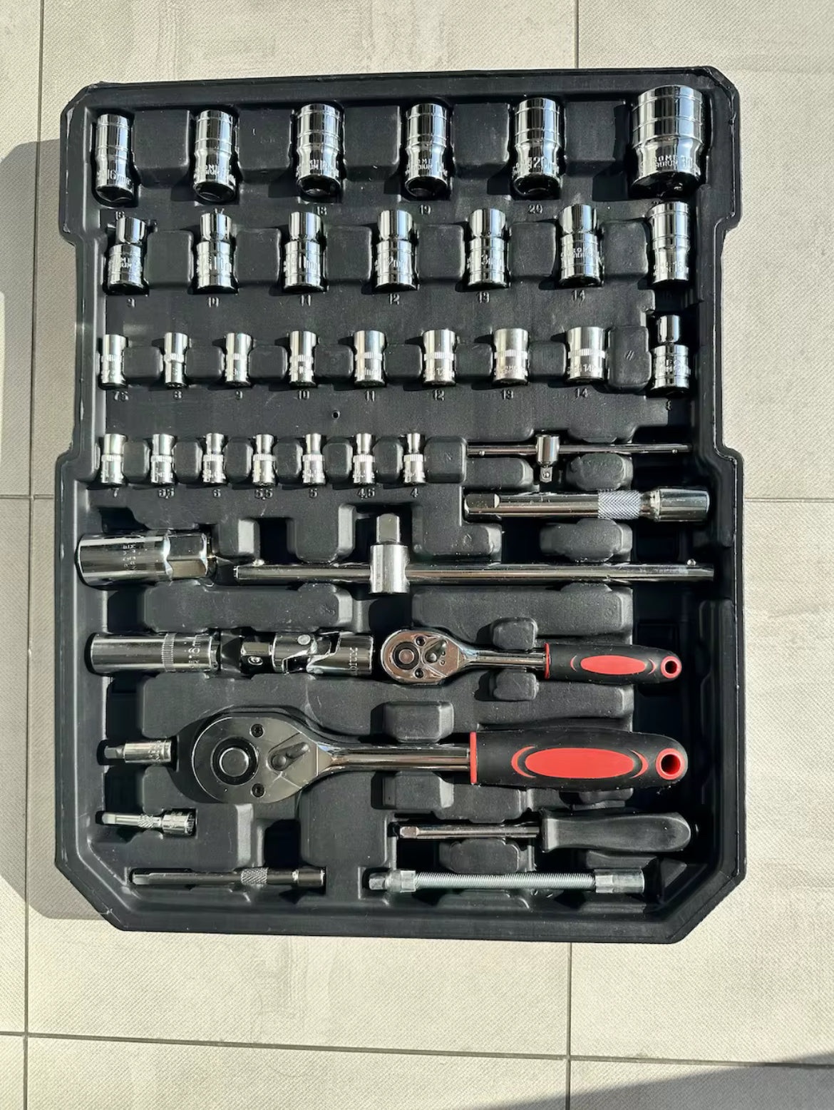 899-Piece Professional Tool Set