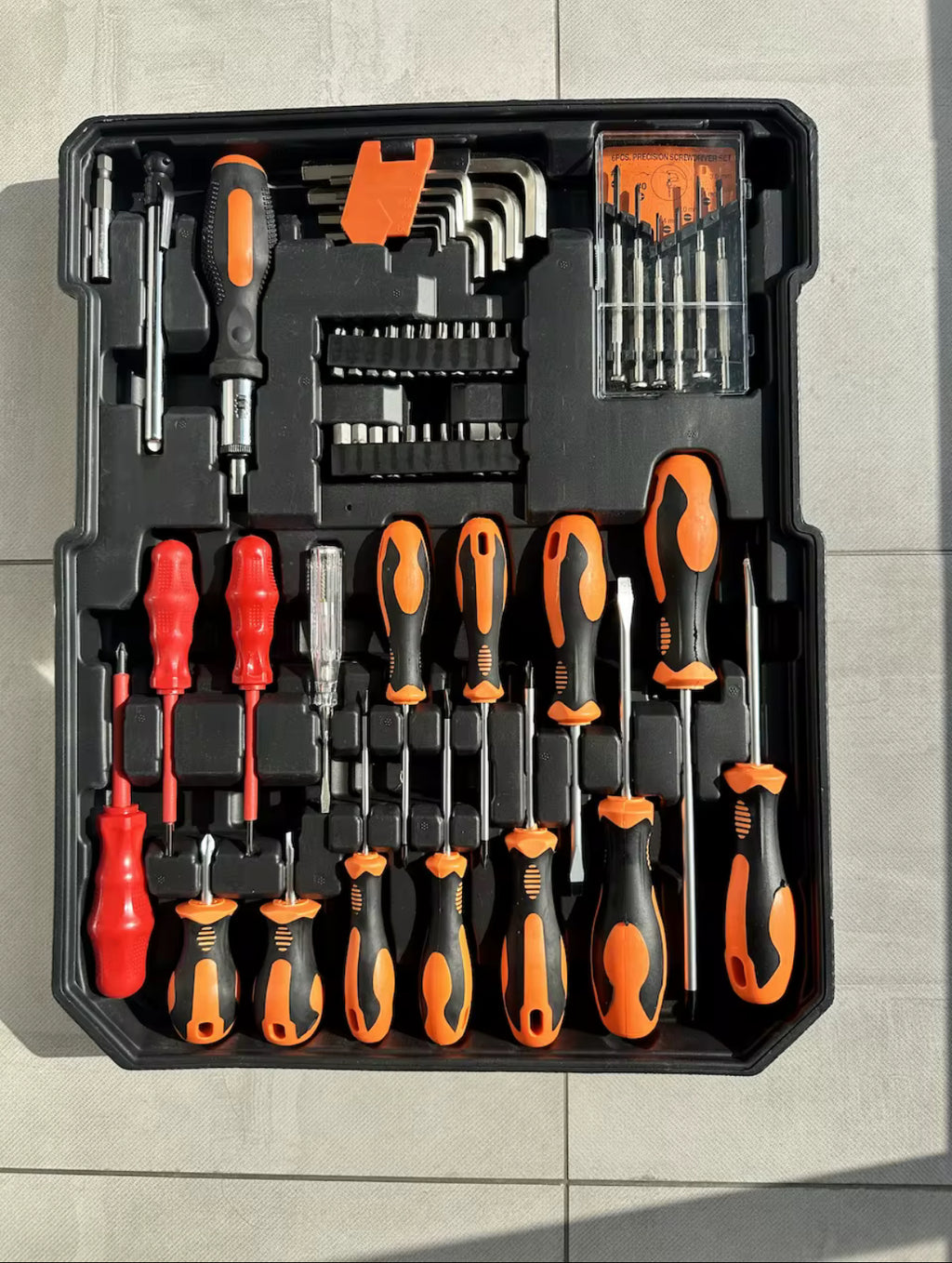 899-Piece Professional Tool Set