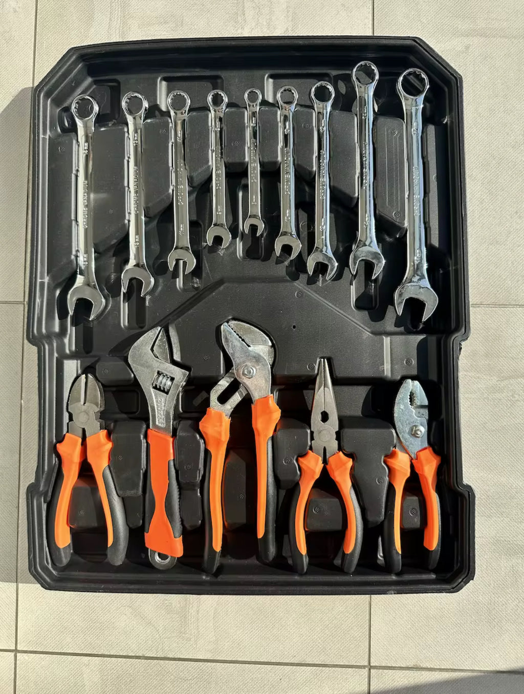 899-Piece Professional Tool Set